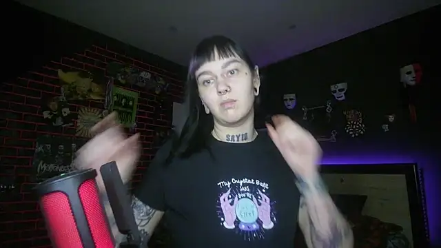 Snapshot of MoorderxDoll chatting on 11-25-25, 07:36 MoorderxDoll online show from 11-25-25, 07:36