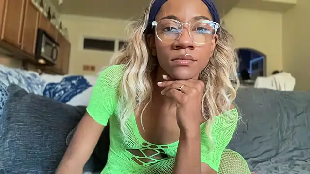 cutiesigh online show from 10-09-25, 02:28