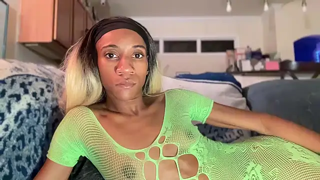 cutiesigh online show from 10-10-25, 07:53