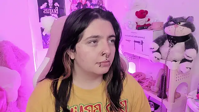 Sachi Meow online show from 12-14-25, 11:49