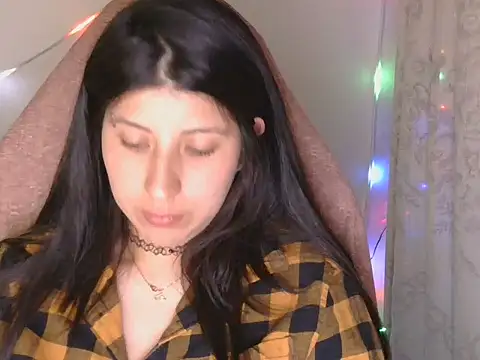 Snapshot of has_Zky chatting on 12-14-25, 01:01 has Zky online show from 12-14-25, 01:01