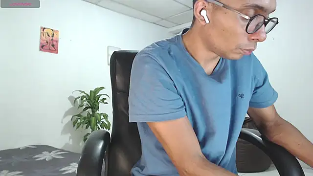 Aaronblack1  online show from 01-08-26, 01:00