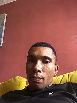 Snapshot of Aaronblack1_ chatting on 04-27-26, 05:44 Aaronblack1 online show from 04-27-26, 05:44
