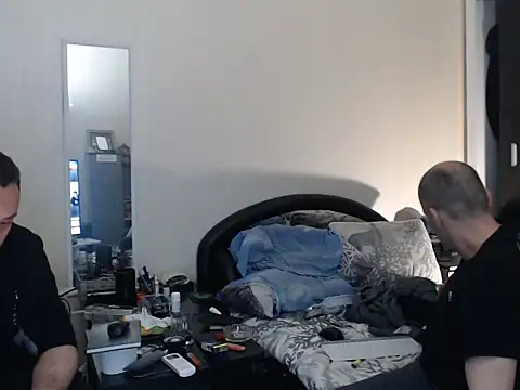 Terizizz online show from 04-15-26, 07:58