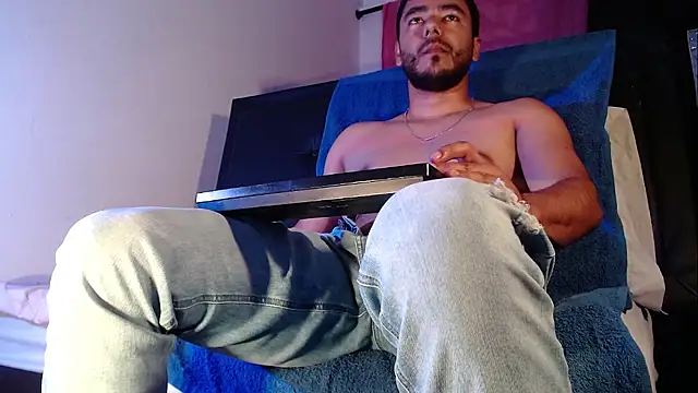 Tommhot online show from 11-12-25, 07:51