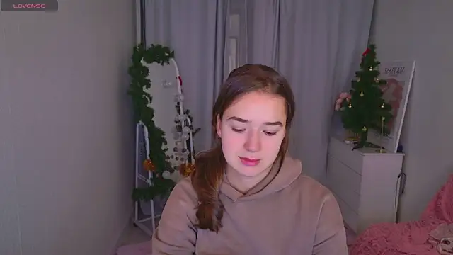 LovelyJessie online show from 12-14-25, 01:39