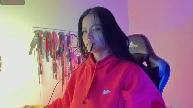 scarlet-kennedy98 online show from 03-18-26, 10:21