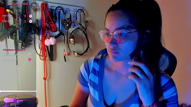 scarlet-kennedy98 online show from 04-21-26, 10:49