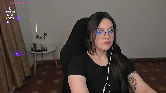 Snapshot of anaveleeez chatting on 03-01-25, 04:37 anaveleeez online show from 03-01-25, 04:37