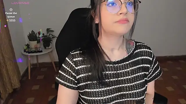 Snapshot of anaveleeez chatting on 03-02-25, 01:37 anaveleeez online show from 03-02-25, 01:37