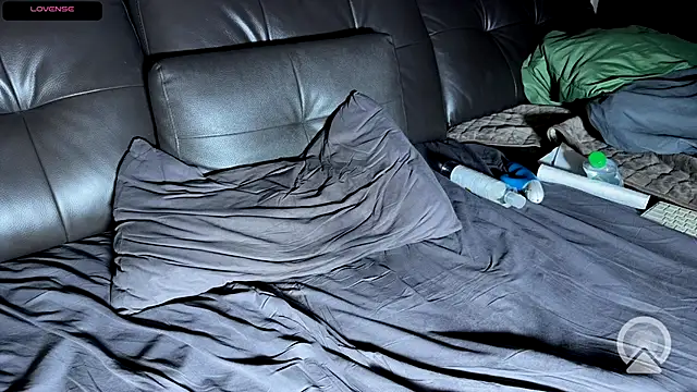 ericeric507 online show from 11-03-25, 04:32