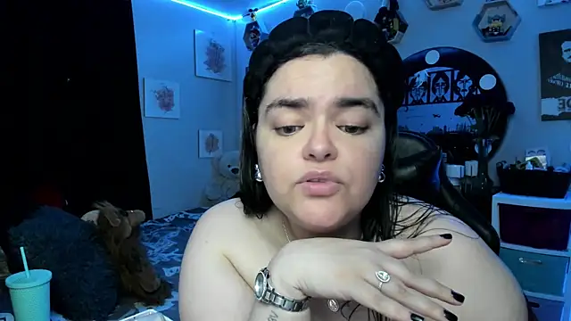 Luise Meyrink online show from 10-15-25, 02:54