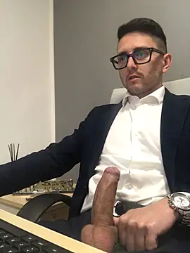 Snapshot of masterboss_ chatting on 05-15-26, 11:41 masterboss online show from 05-15-26, 11:41