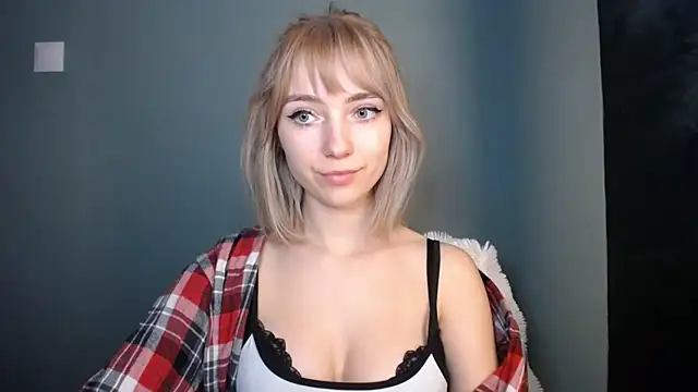 LuciaYoung online show from 02-22-26, 07:37