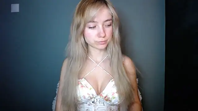 LuciaYoung online show from 12-14-25, 07:36