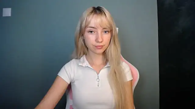 LuciaYoung online show from 06-10-26, 06:36