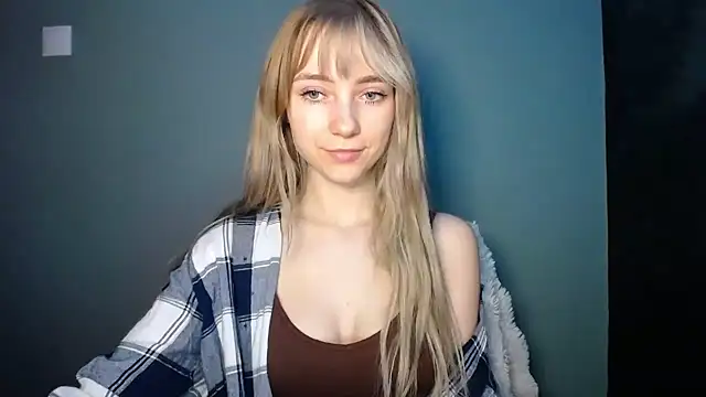 LuciaYoung online show from 02-02-26, 08:08