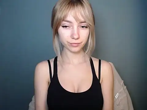 LuciaYoung online show from 02-09-26, 07:39