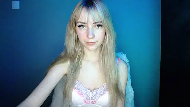 LuciaYoung online show from 12-22-25, 07:41