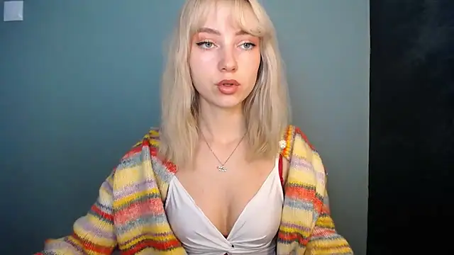 LuciaYoung online show from 07-06-26, 12:12