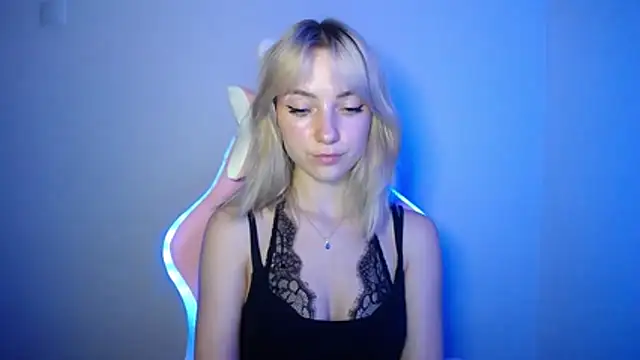 LuciaYoung online show from 07-18-26, 07:22