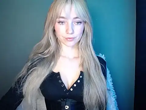 LuciaYoung online show from 11-13-25, 07:34