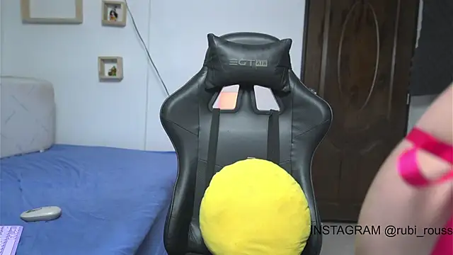 argiee taylorxs2 online show from 10-20-25, 11:11