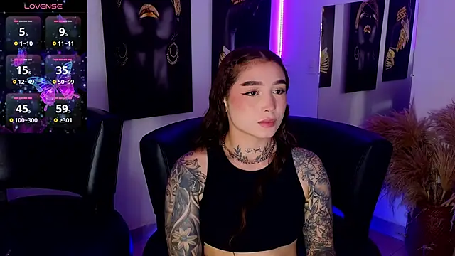  brenna hanson online show from 11-22-25, 07:02