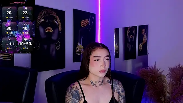  brenna hanson online show from 11-26-25, 07:14