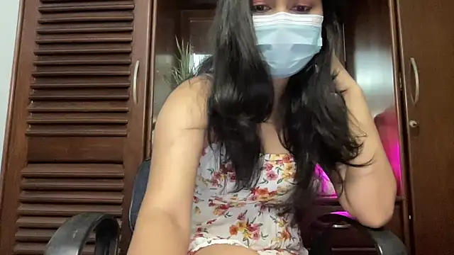 Snapshot of Princess_Lily chatting on 09-19-25, 02:21 Princess Lily online show from 09-19-25, 02:21