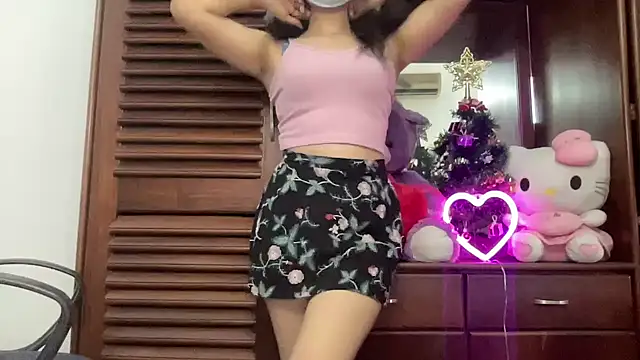 Snapshot of Princess_Lily chatting on 12-03-24, 11:07 Princess Lily online show from 12-03-24, 11:07