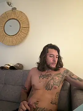 Snapshot of raymon616 chatting on 02-13-26, 12:05 raymon616 online show from 02-13-26, 12:05