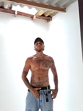 Snapshot of raymon616 chatting on 03-18-25, 03:44 raymon616 online show from 03-18-25, 03:44