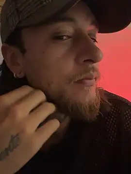 Snapshot of raymon616 chatting on 02-11-26, 11:04 raymon616 online show from 02-11-26, 11:04