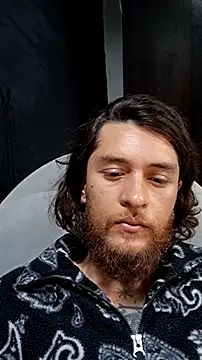 Snapshot of raymon616 chatting on 10-22-25, 02:05 raymon616 online show from 10-22-25, 02:05