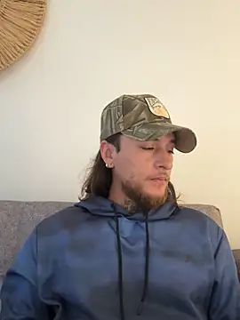 Snapshot of raymon616 chatting on 02-09-26, 02:04 raymon616 online show from 02-09-26, 02:04