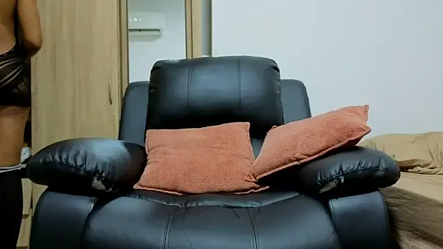 Issa Km  online show from 01-07-26, 11:54