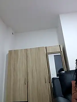 Snapshot of Issa_Km_ chatting on 04-28-26, 03:11 Issa Km online show from 04-28-26, 03:11