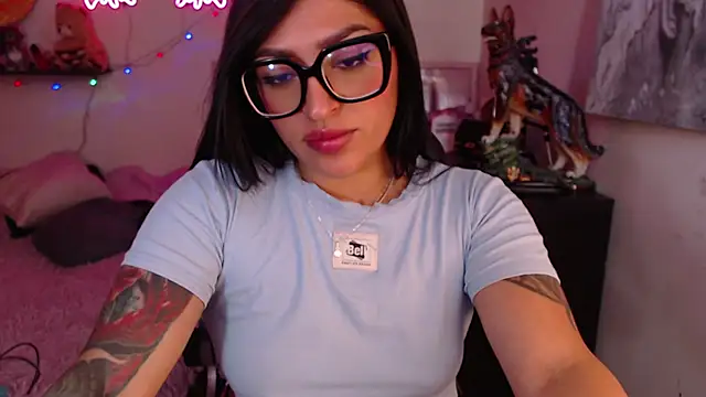 MissDennise online show from 02-28-25, 05:26