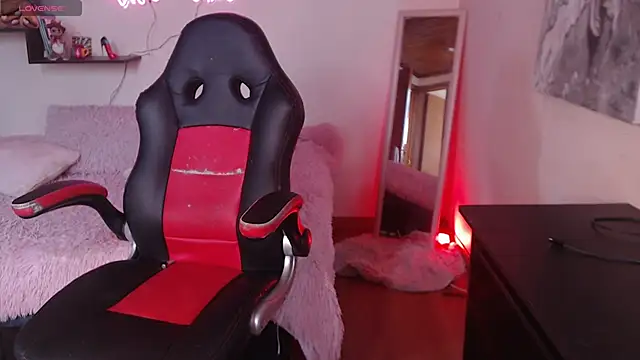 MissDennise online show from 09-24-25, 06:03