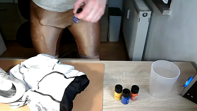 lycrasneakerxh online show from 04-17-26, 09:17