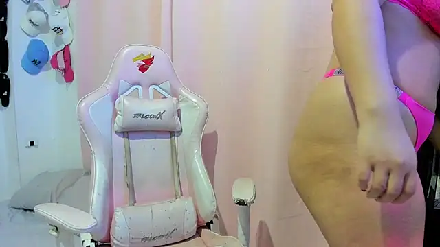 Latinos couples online show from 02-08-26, 04:21