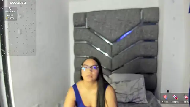 Snapshot of Latinos_couples chatting on 08-04-26, 03:44 Latinos couples online show from 08-04-26, 03:44