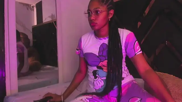 Snapshot of Ebony_beautifull chatting on 09-13-25, 01:38 Ebony beautifull online show from 09-13-25, 01:38