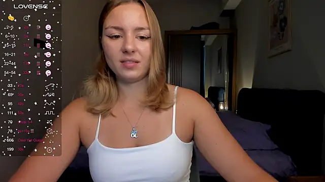 Snapshot of ThreeshaWhite chatting on 09-17-25, 04:14 ThreeshaWhite online show from 09-17-25, 04:14