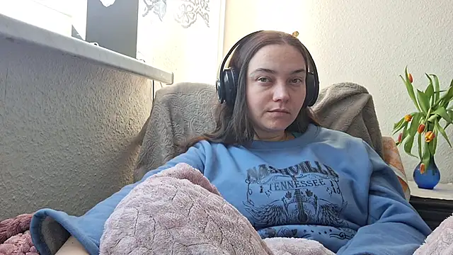 Snapshot of Cyndee_Winter chatting on 03-18-25, 03:22 Cyndee Winter online show from 03-18-25, 03:22