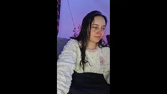 Snapshot of Cyndee_Winter chatting on 03-17-25, 07:37 Cyndee Winter online show from 03-17-25, 07:37