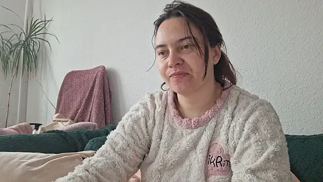 Cyndee Winter online show from 11-30-25, 09:54