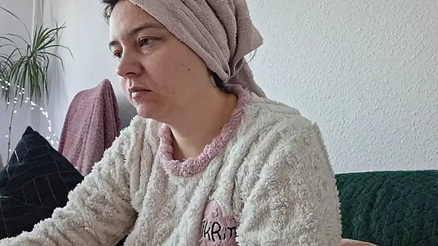 Cyndee Winter online show from 11-23-25, 08:35