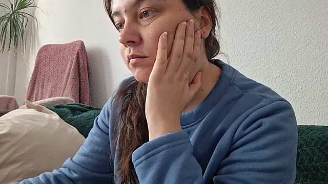 Cyndee Winter online show from 11-02-25, 01:38